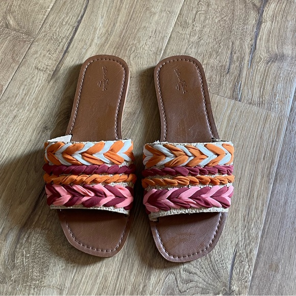 Universal Thread Shoes - Universal thread sandals, size 10